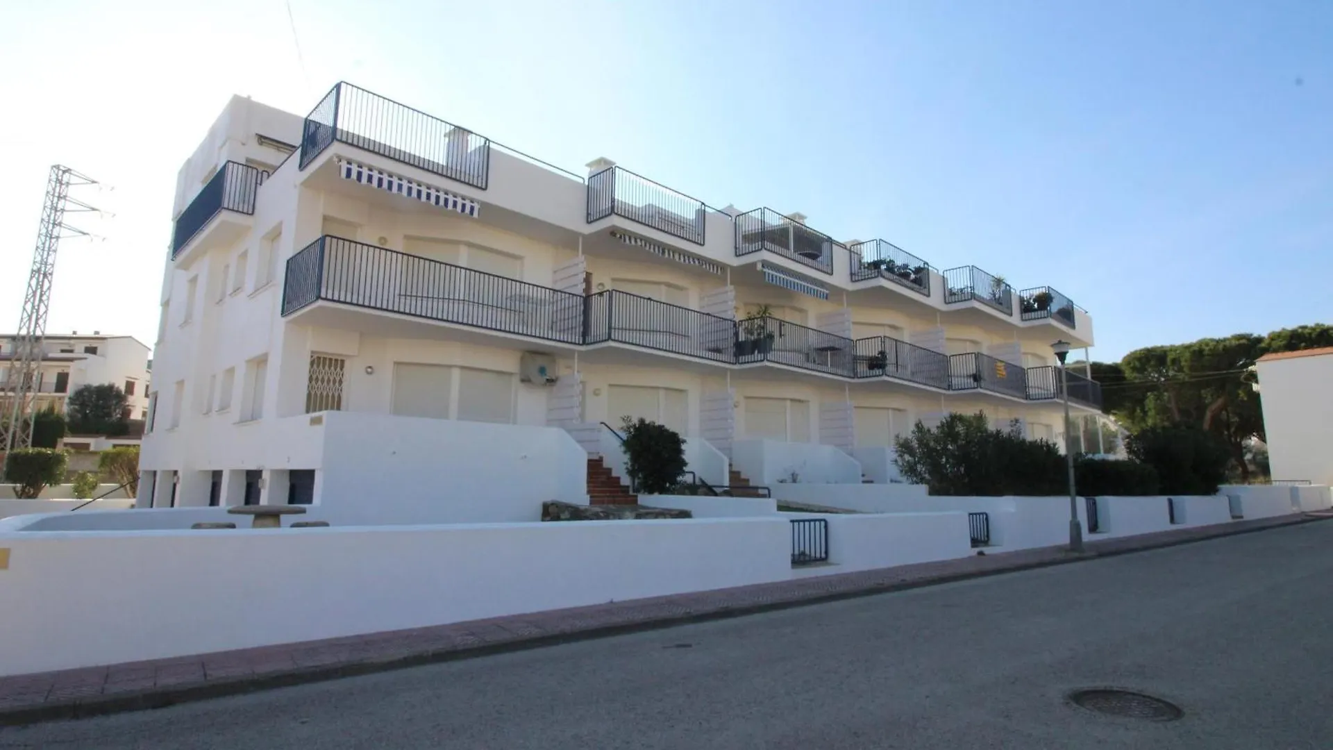 Apartamento Soleado A 50M De La Playa Con Jardin Y Terraza - Llanca - Es-228-1 Spain