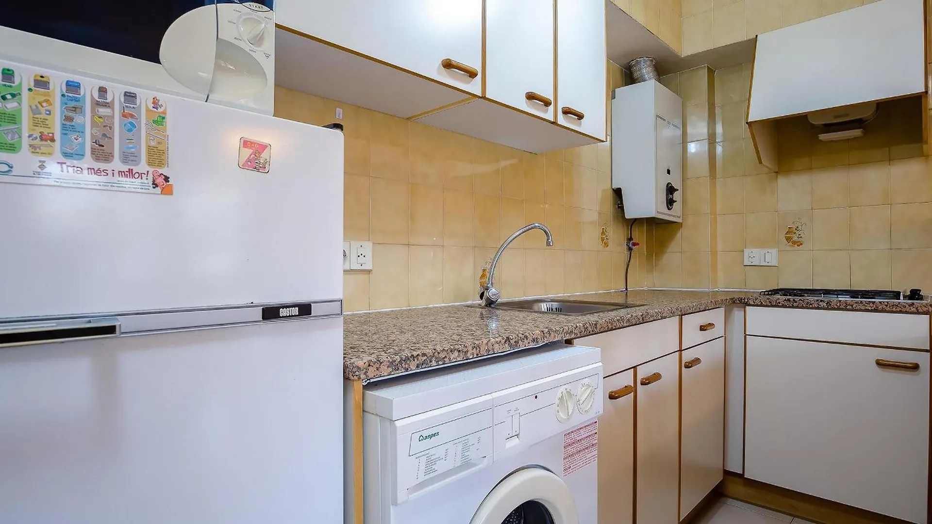 Apartamento Soleado A 50M De La Playa Con Jardin Y Terraza - Llanca - Es-228-1 Apartment