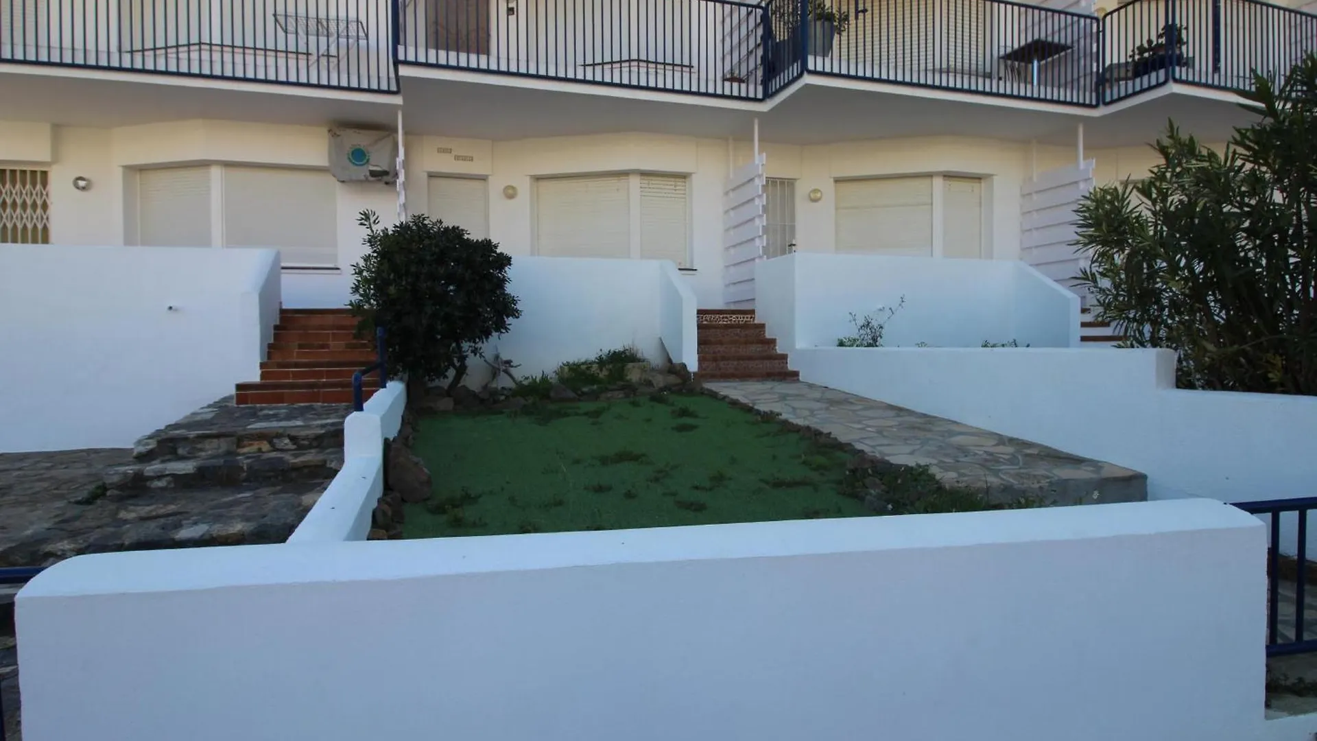 Apartamento Soleado A 50M De La Playa Con Jardin Y Terraza - Llanca - Es-228-1 Apartment