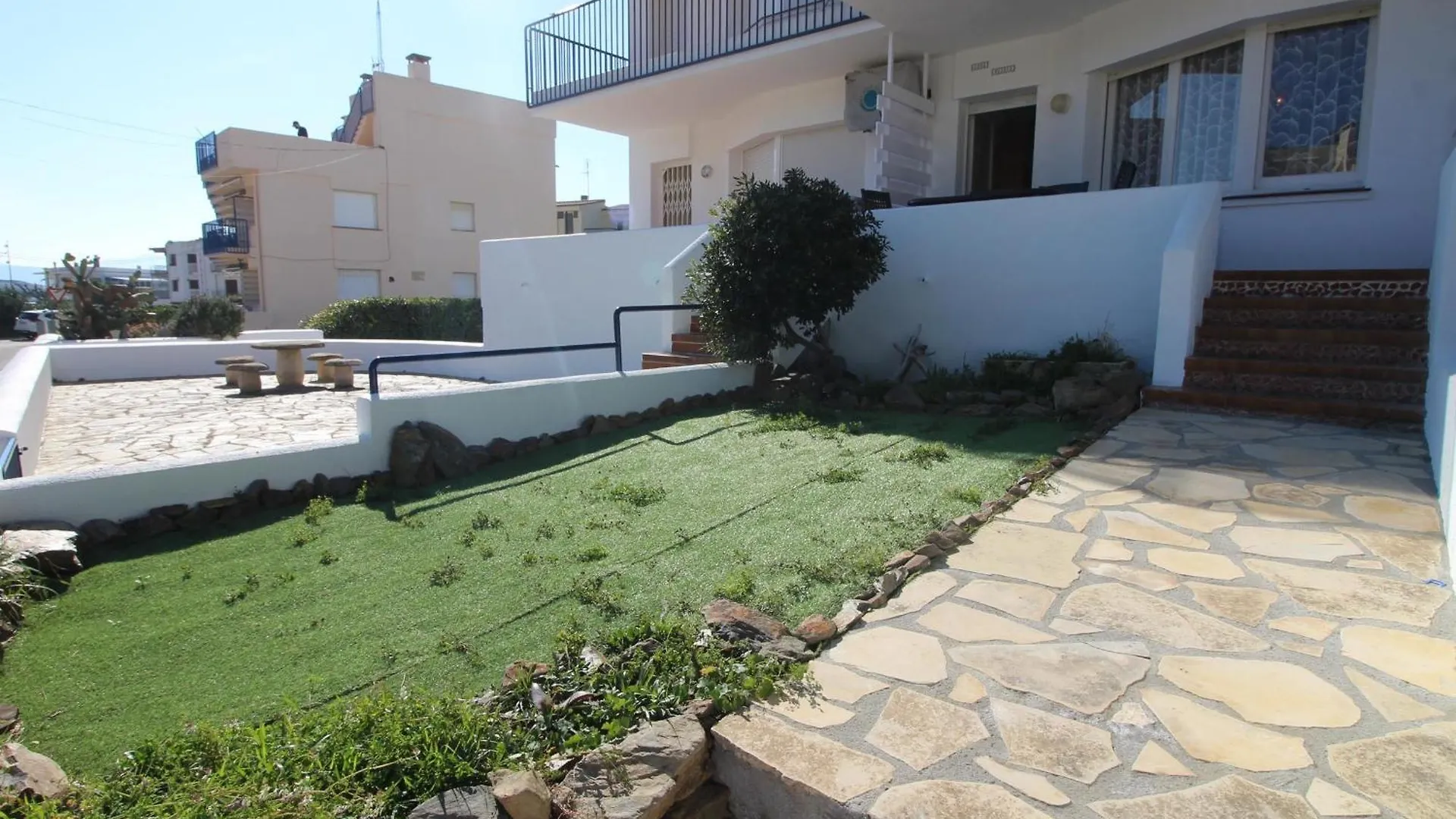 Apartamento Soleado A 50M De La Playa Con Jardin Y Terraza - Llanca - Es-228-1