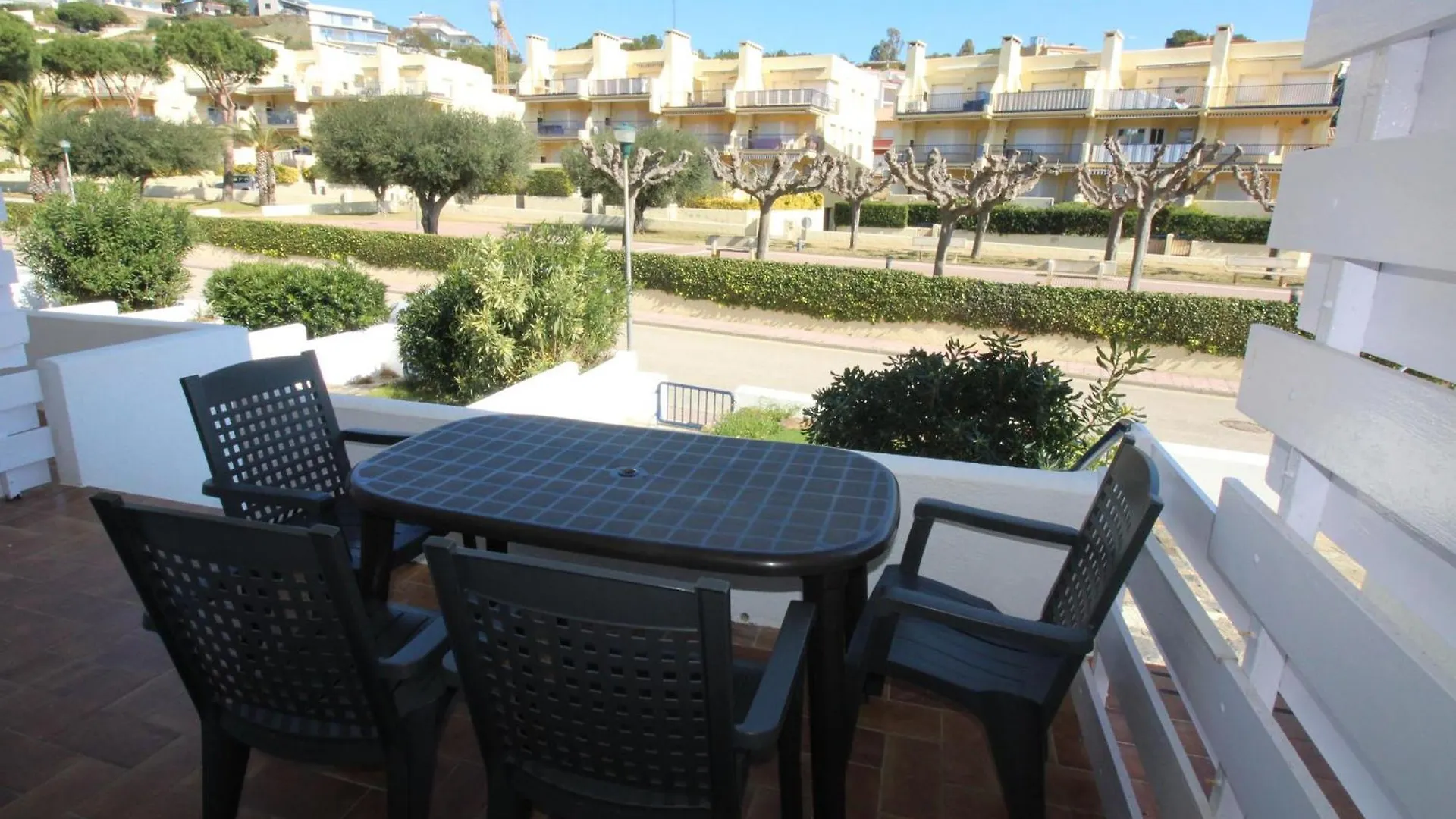 Apartamento Soleado A 50M De La Playa Con Jardin Y Terraza - Llanca - Es-228-1 0*,  Spain