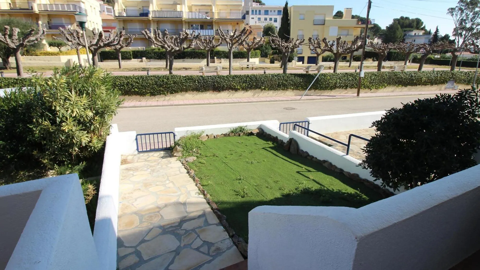 Apartamento Soleado A 50M De La Playa Con Jardin Y Terraza - Llanca - Es-228-1 Spain