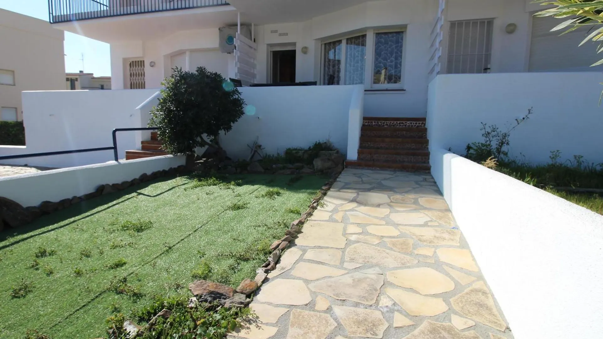 Apartamento Soleado A 50M De La Playa Con Jardin Y Terraza - Llanca - Es-228-1